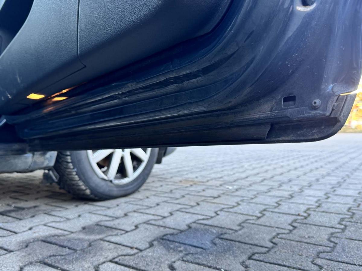 Audi A3 8P original T&uuml;r vorn rechts LZ7H Meteorgrau 3-T&uuml;rer Rohbau Bj.2011